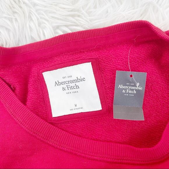 A&F Women's Logo Red Crop  Long Sleeve Pullover Sweatshirt Size Medium - Picture 2 of 4